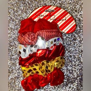 Social Strand Holiday Hair Scrunchies